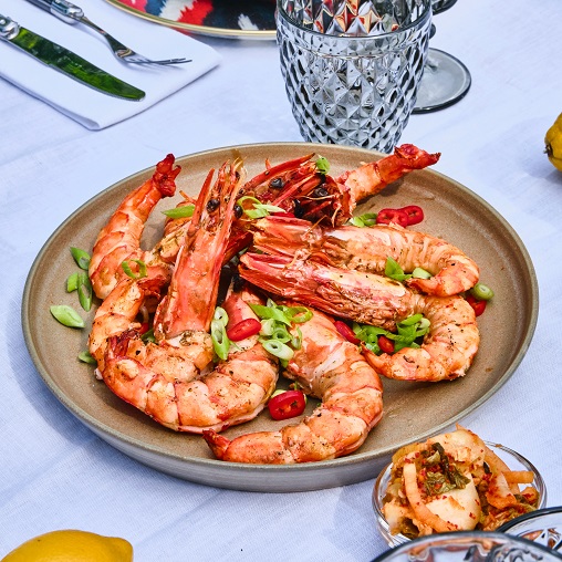 grote gamba's van de barbecue