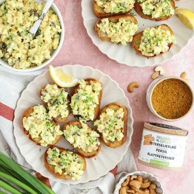 Crostini met eiersalade